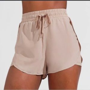 BuffBunny Lifesaver Shorts - Taupe